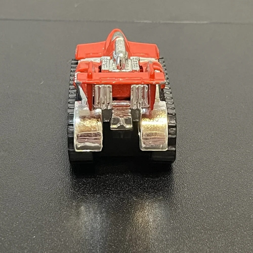 Vintage 1992 Hot Wheels Anteater Jet Tank Red Silver Black Mattel Diecast